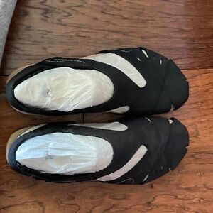 Earth Origins Men's Black Sandals